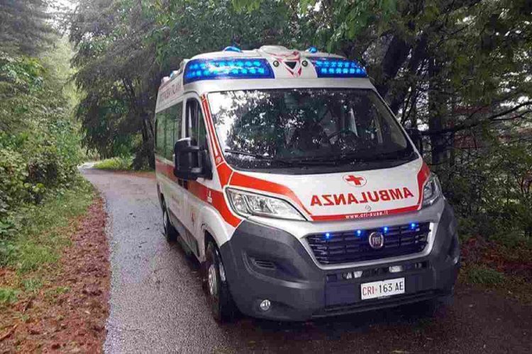 Un'ambulanza