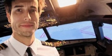 Argentina, pilota si lancia da un aereo - nella foto, il pilota Bertazzo