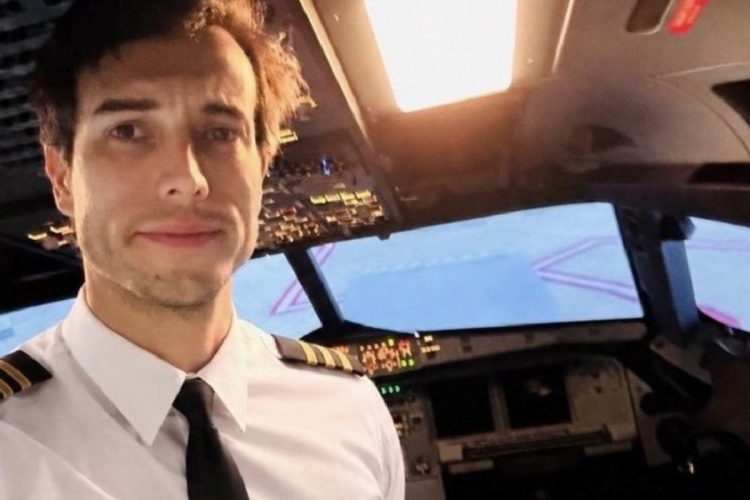Argentina, pilota si lancia da un aereo - nella foto, il pilota Bertazzo