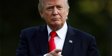 Trump sceglie il "cacciatore di alieni" di Harvard per svelare la verità sugli UFO - nella foto, Donald Trump