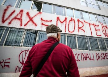 Delle scritte No Vax