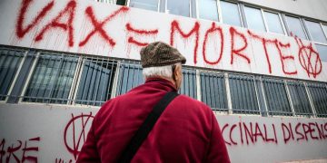 Delle scritte No Vax