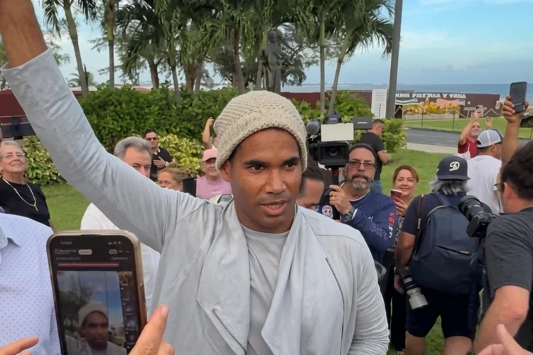 Dissidente cubano liberato - nella foto Luis Manuel Otero Alcántara arrivato a Miami
