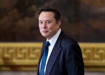 Elon Musk paragona i migranti di Ceuta a "invasione di zombi" su X