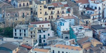 quartiere di case viste dall'altro per Emergenza abitativa in Italia