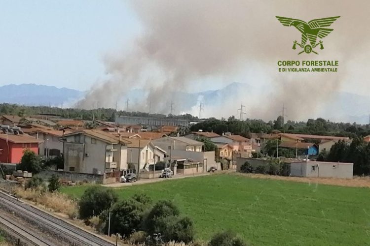Incendi nel sud ovest della Sardegna