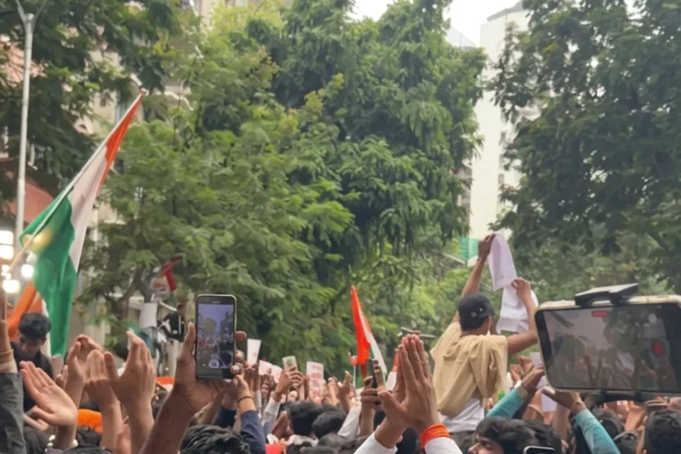 India, modi di dire della Gen Z che protesta entrano in Parlamento