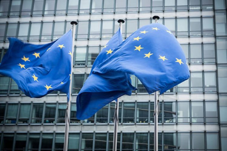 La Commissione Ue chiede chiarimenti a Budapest sui contatti con Mosca
