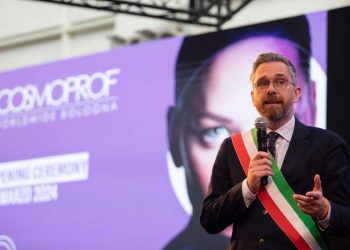 Il sindaco di Bologna riceve minacce online, la denuncia -nella foto, Matteo Lepore