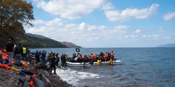 Libia, intercettato gommone con 65 migranti sudanesi - nella foto, dei migranti