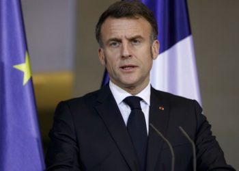 Macron spinge per il target climatico al 2040