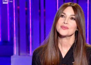 Primo piano di Monica Bellucci negli studi Rai