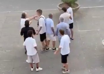 Napoli, rissa tra giovani e anziani Grumo Nevano 18enne arrestato per tentato omicidio