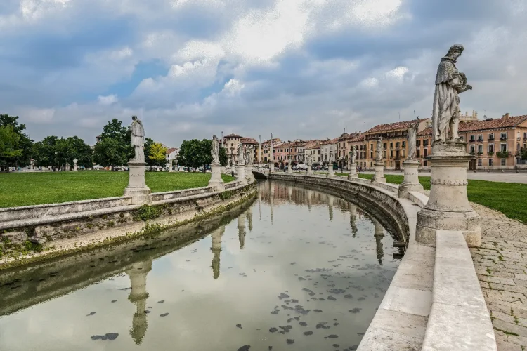 Padova, morti sospette al centro di cardiochirurgia - nella foto, Prato della Valle