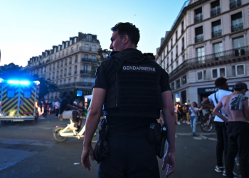 L'accoltellatore di Parigi: "Allah mi ha mandato per uccidere delle donne"