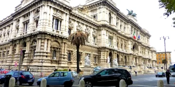Terrorismo, indagati per propaganda sui social in favore di Hamas - nella foto, la procura di Roma