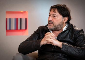 Sigfrido Ranucci primo piano del giornalista durante un'intervista