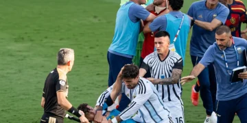 Rissa dopo Spagna Argentina - nella foto, l'aggressione
