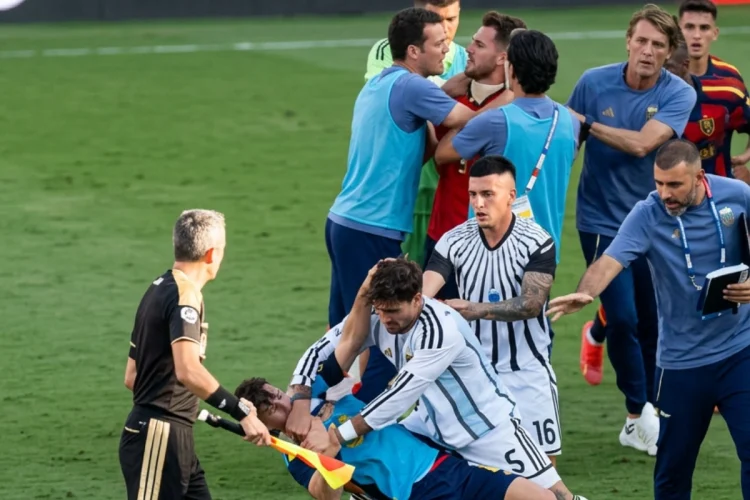 Rissa dopo Spagna Argentina - nella foto, l'aggressione