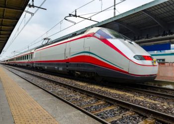 Firenze, stop ai treni Roma-Milano per lavori: ritardi fino a 2 ore e mezza