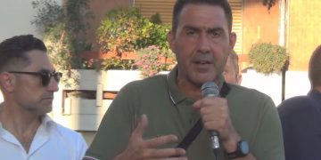 Vannacci scarica il "giustiziere di Ascoli": La violenza non è la risposta