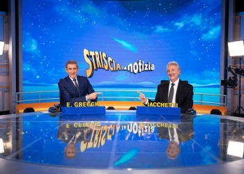 Ezio Greggio ed Enzo Iacchetti alla conduzione di Striscia la Notizia. Striscia la Notizia verso la cancellazione: Mediaset "spegne" i social