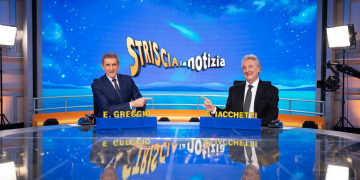 Ezio Greggio ed Enzo Iacchetti alla conduzione di Striscia la Notizia. Striscia la Notizia verso la cancellazione: Mediaset "spegne" i social