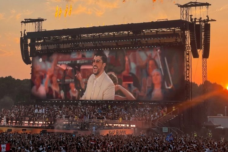 Bad Bunny conquista Milano: il concerto è una festa della cultura portoricana