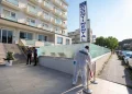 Carabinieri investigano ingresso Hotel Continental, Milano Marittima