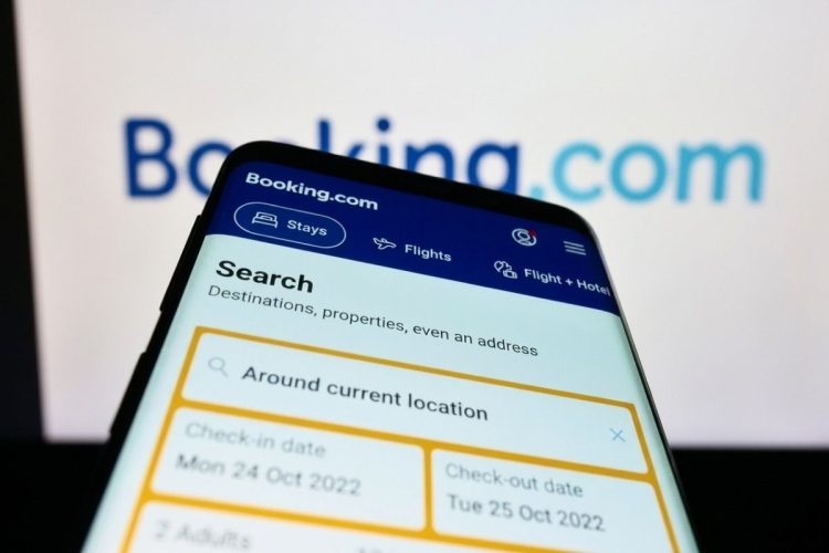 Truffa Booking, false richieste di pagamento dopo la prenotazione: come difendersi