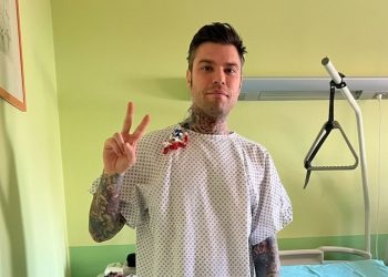 Fedez, dal tumore al pancreas alle emorragie interne: tutti i problemi di salute del rapper milanese
