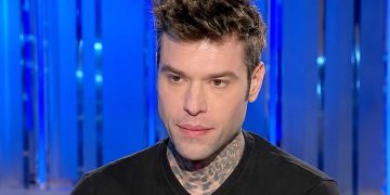 Fedez, il rapper e conduttore televisivo ricoverato in ospedale a Milano per problemi gastrici.