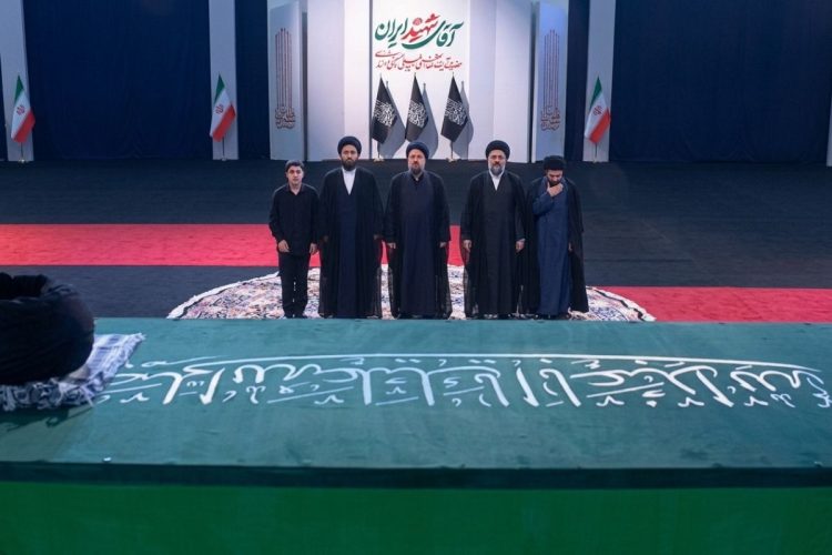 Funerali di Khamenei, Teheran si ferma per l’ultimo saluto alla Guida Suprema