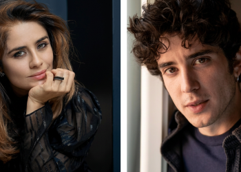 Greta Scarano e Nicolas Maupas, attori italiani, posano sorridenti per un ritratto. Venezia 2026, Greta Scarano e Nicolaus Maupas condurranno le serate di apertura e chiusura della Mostra