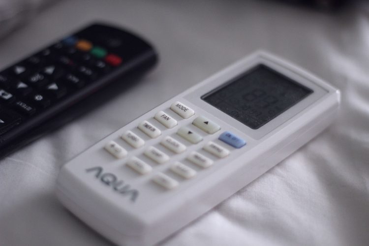 iluminoto-remote-control-4806496_1280.jpg