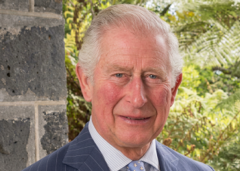 Re Carlo III rivede i nipoti Archie e Lilibet: incontro privato senza William e Kate