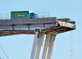 Ponte Morandi, le scuse di Autostrade otto anni dopo: "Rompiamo il silenzio"