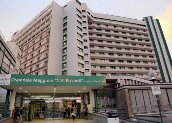 Modena: cade dal lucernario cercando il gatto, 29enne in rianimazione a Bologna