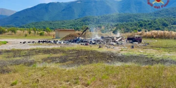 Esplosione in una fabbrica a Borgorose, Rieti: due morti - nella foto, il luogo dopo l'esplosione