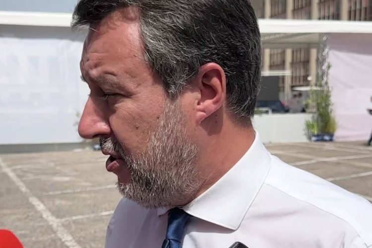 La Lega propone il divieto di usare lingue straniere in campagna elettorale