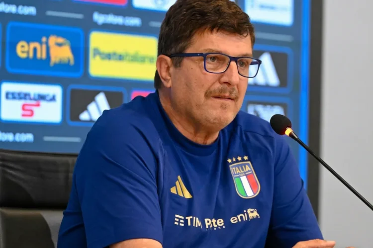 Silvio Baldini, allenatore, durante una conferenza stampa sportiva