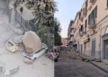 Danni del terremoto ai Campi Flegrei, auto distrutte e calcinacci.