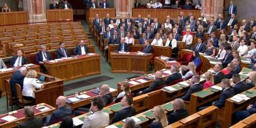 Ungheria, il Parlamento verso la destituzione del presidente Tamás Sulyok