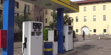 Il Codacons stima che l'ultimo controesodo costerà 429,1 milioni di euro in più per i carburanti