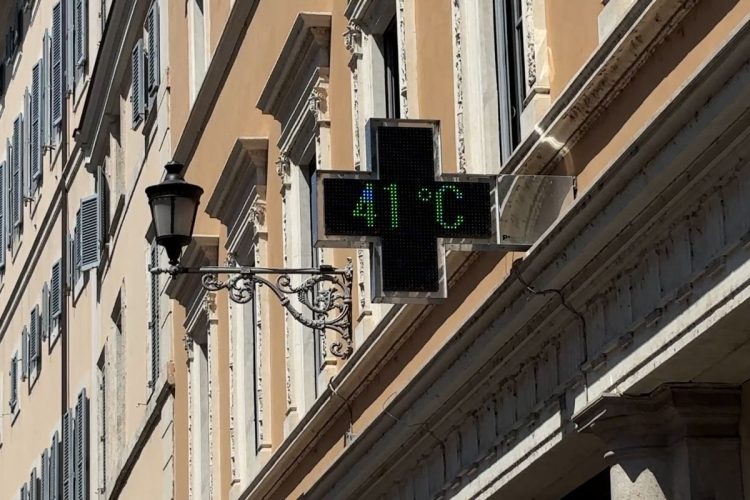 Caldo record: 25 città in allerta rossa, il Po ai minimi storici mette a rischio il riso