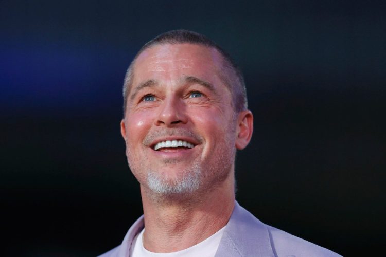 Brad Pitt sobrietà: dopo sette anni torna a bere con moderazione