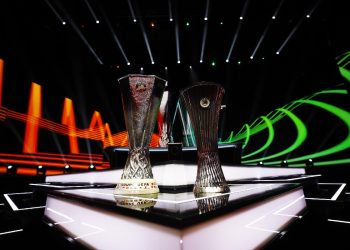 I trofei dell'Europa League e della Conference League