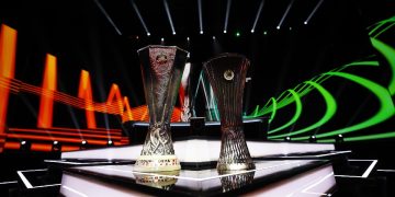 I trofei dell'Europa League e della Conference League