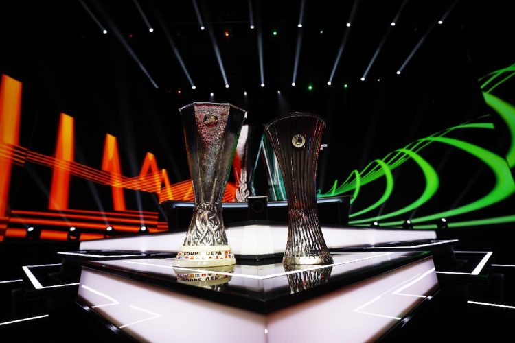 I trofei dell'Europa League e della Conference League