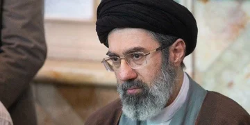 Mojtaba Khamenei in condizioni critiche: “Potrebbe morire da un momento all’altro”